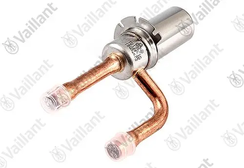 Vaillant Expansionsventil mit zwei Kupferrohren und elektrischen Anschlüssen, für den Einsatz in Klimaanlagen oder Kältetechnik.